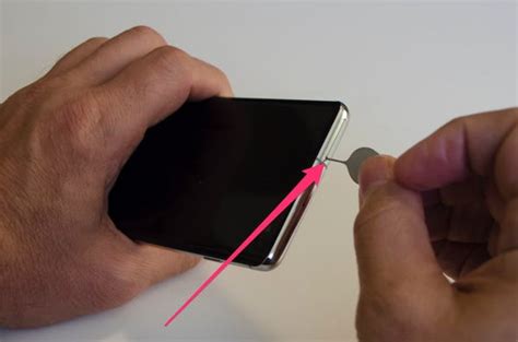 galaxy s10 remove sim card.